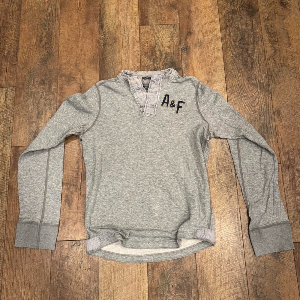 Abercrombie & Fitch Kids Heather Gray Long Sleeve Tee